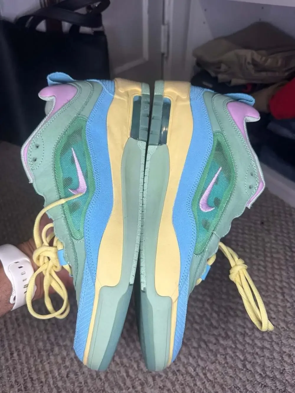 Nike SB Air Max Ishod Wair x Verdy 'Visty' Sneakers